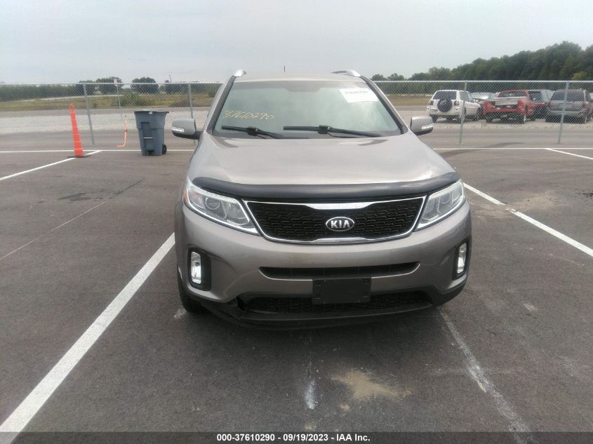 2015 KIA SORENTO LX - 5XYKTCA67FG654372