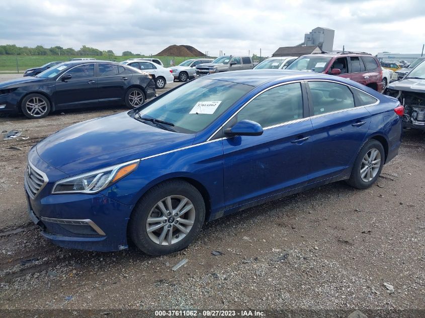 2015 HYUNDAI SONATA 2.4L SE - 5NPE24AF6FH107219