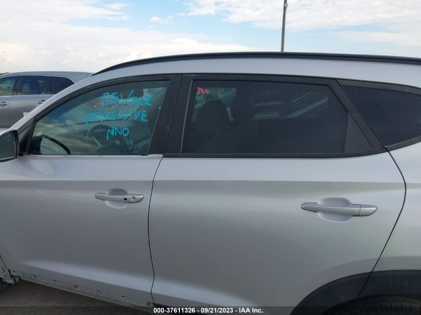 2017 HYUNDAI TUCSON LIMITED/SPORT AND ECO/SE - KM8J33A20HU560324