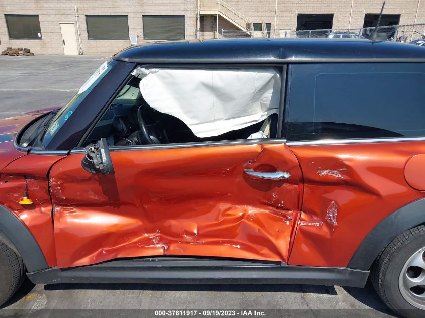 2013 MINI COOPER HARDTOP WMWSU3C55DT546347