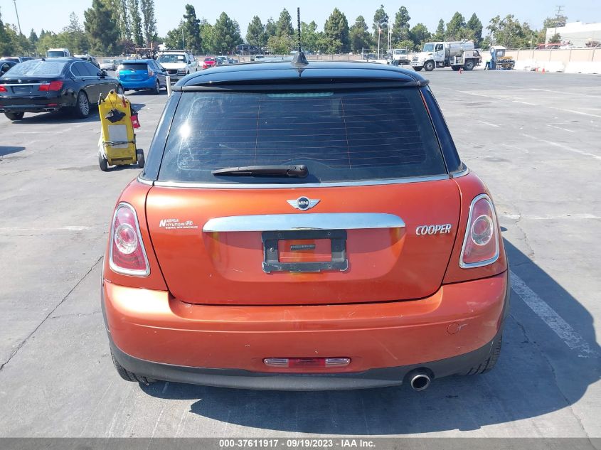 2013 MINI COOPER HARDTOP WMWSU3C55DT546347