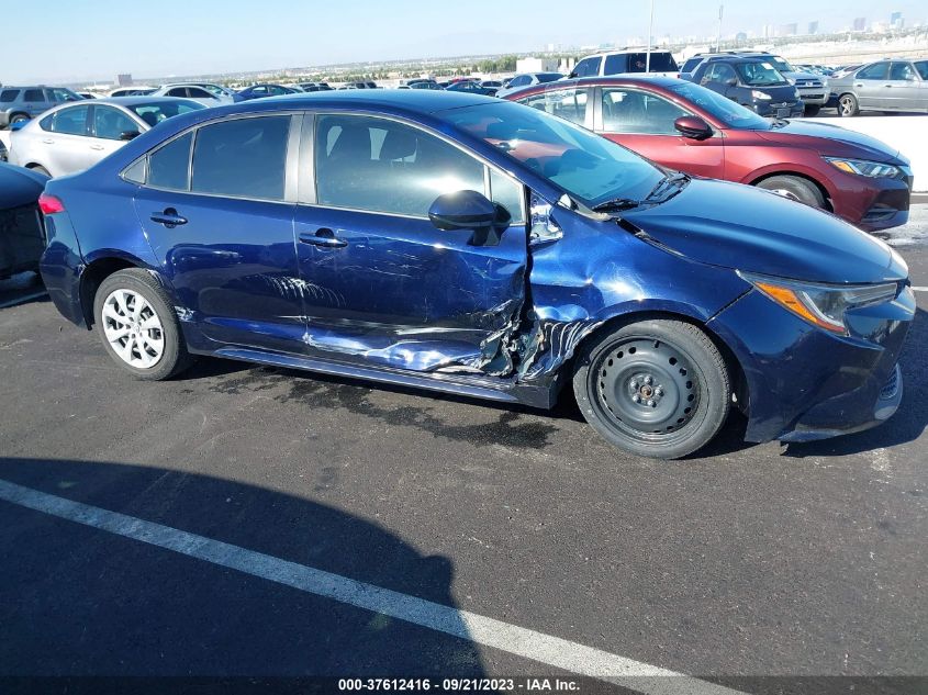 2020 TOYOTA COROLLA LE - JTDEPRAE3LJ055900