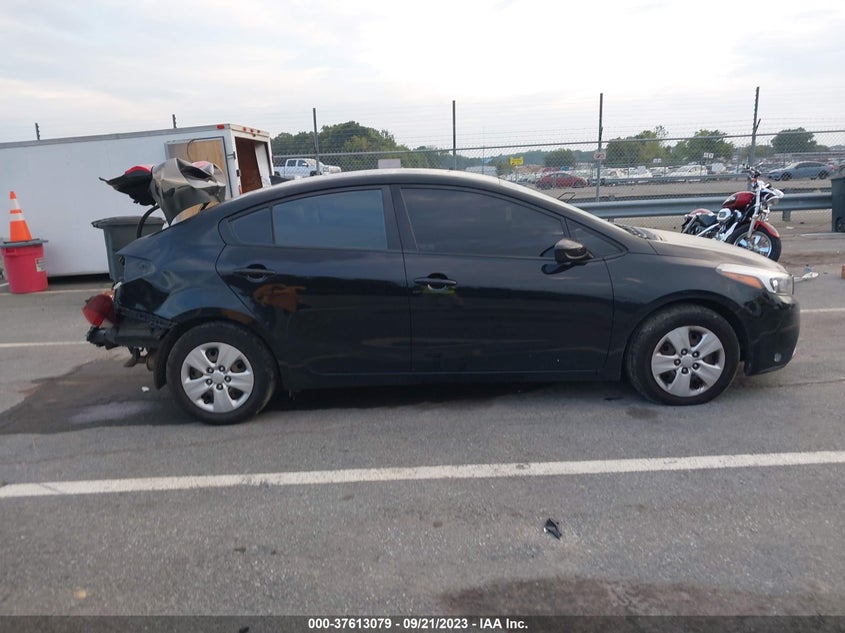 VIN 3KPFL4A71HE096891 2017 KIA FORTE LX