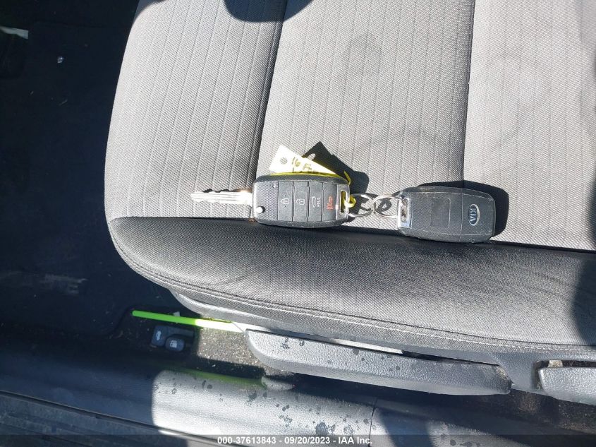 2016 KIA FORTE LX - KNAFX4A66G5537319