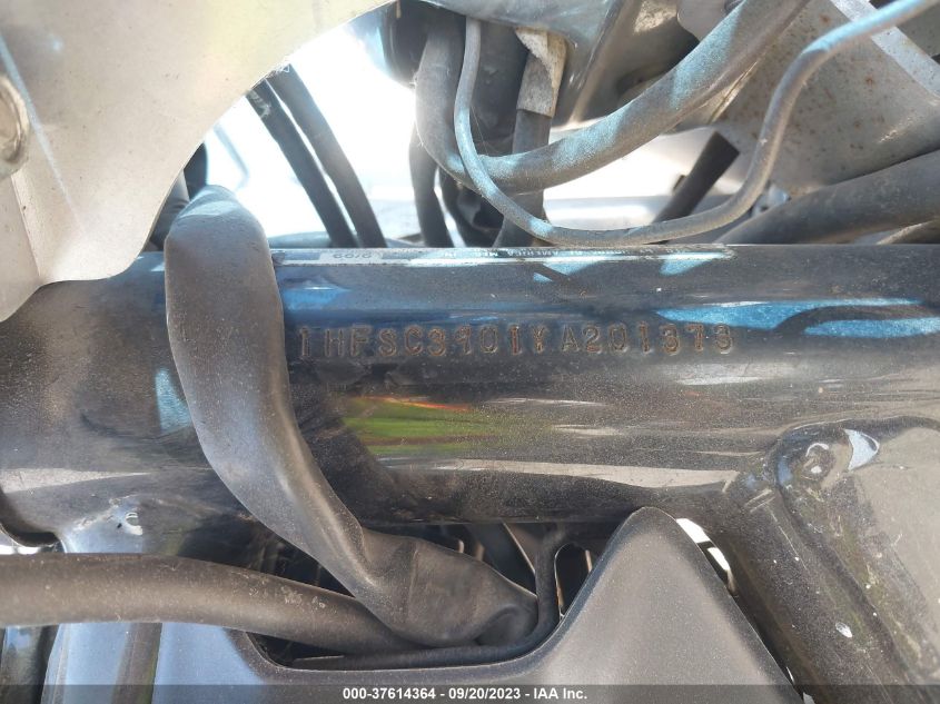 2000 HONDA VT1100 C3 1HFSC3901YA201373