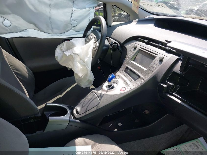 2015 TOYOTA PRIUS FOUR - JTDKN3DU6F1987103