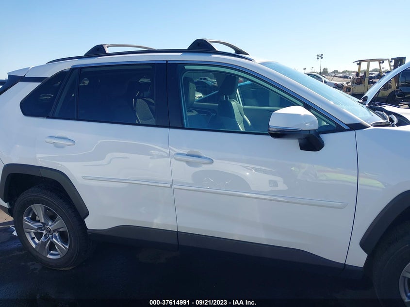 VIN 2T3W1RFV2NW219964 2022 TOYOTA RAV4 XLE