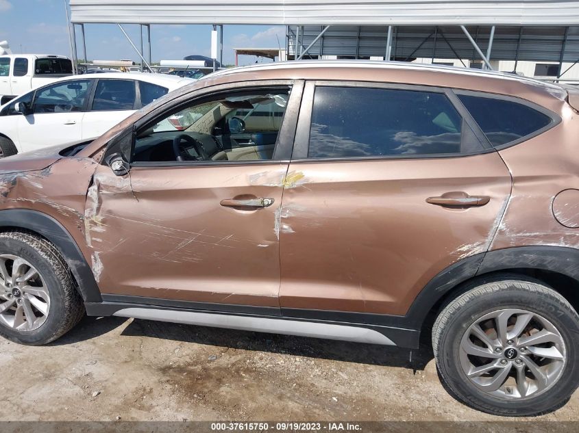 2017 HYUNDAI TUCSON SE - KM8J33A40HU390385