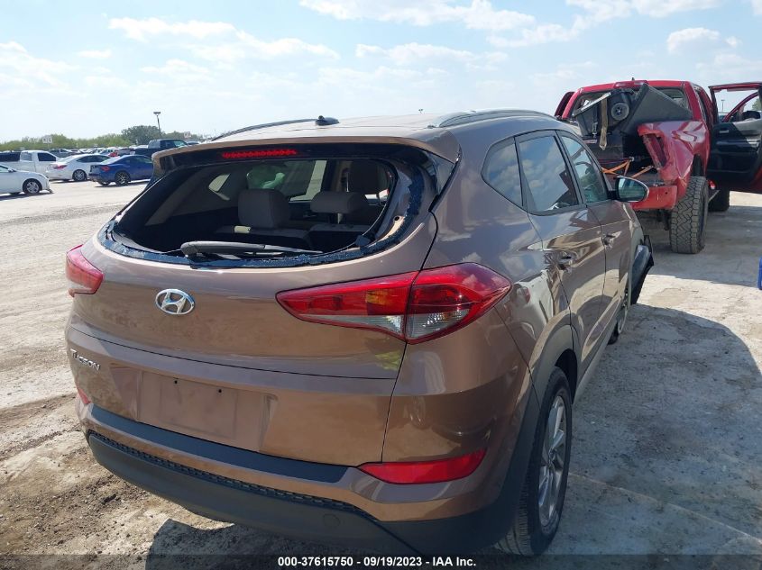 2017 HYUNDAI TUCSON SE - KM8J33A40HU390385