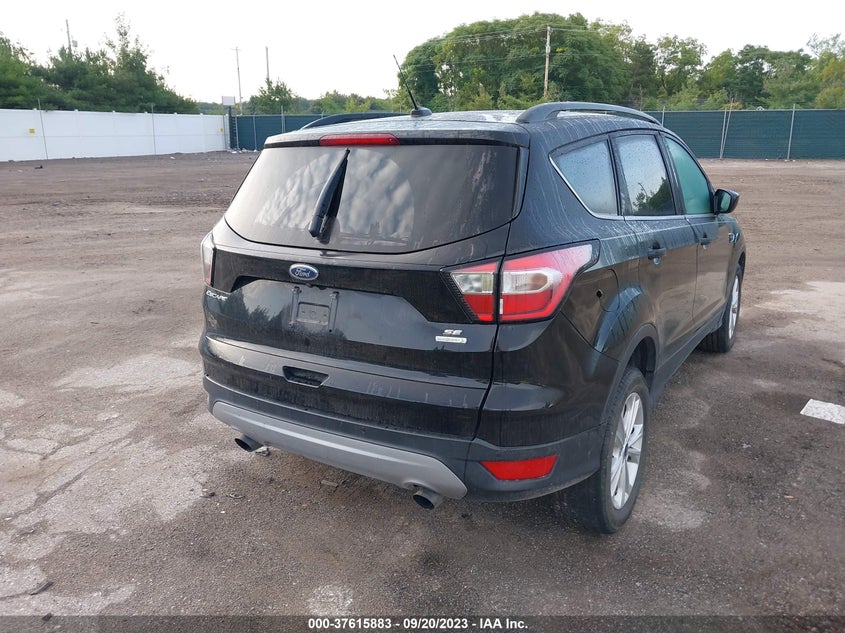 VIN 1FMCU0GD2JUB00083 2018 FORD ESCAPE SE