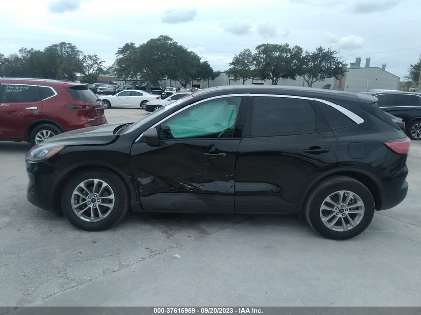 VIN 1FMCU0G67NUB31448 2022 FORD ESCAPE SE