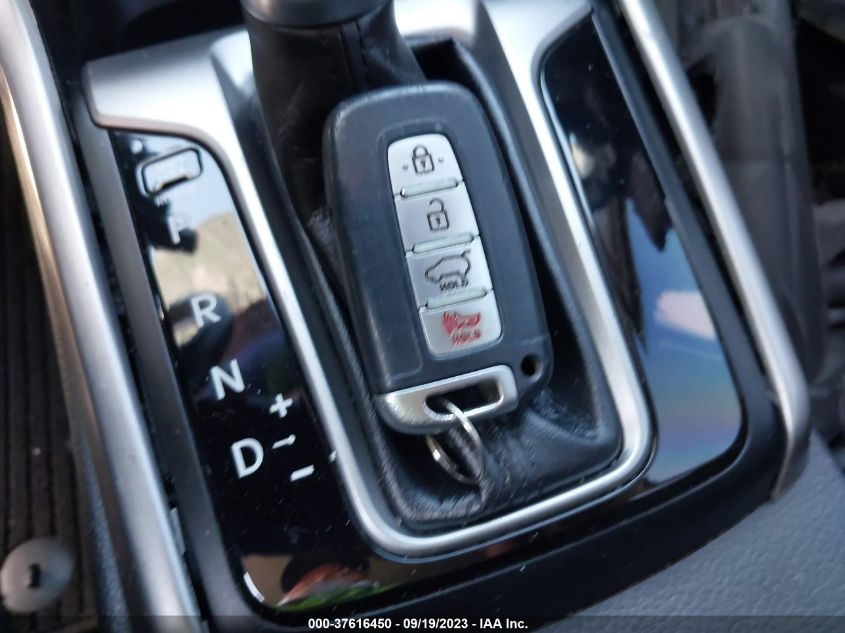 2013 HYUNDAI ELANTRA GT - KMHD35LE8DU153331