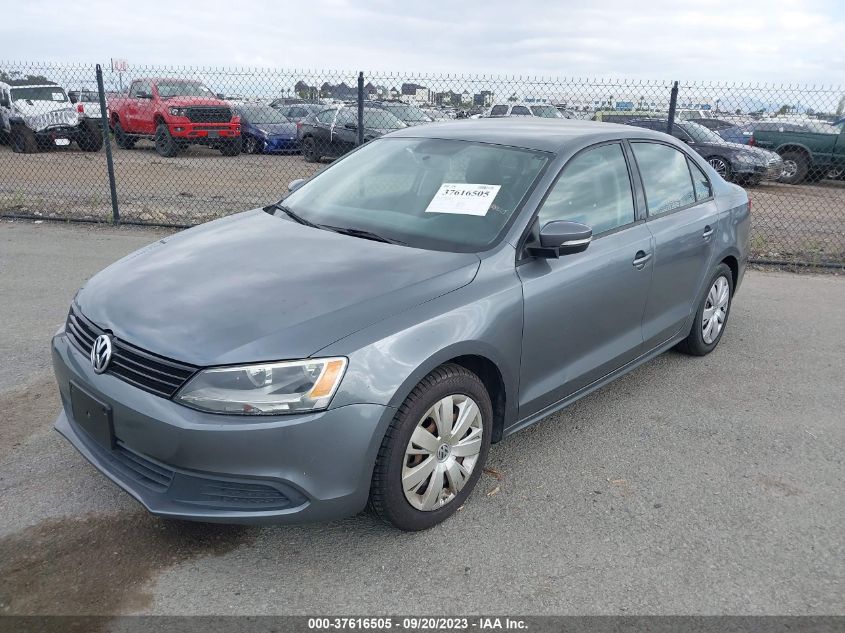 2014 VOLKSWAGEN JETTA SEDAN SE - 3VWD17AJ9EM249817