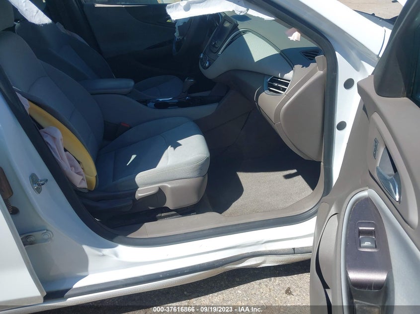 VIN 1G1ZB5ST3JF107217 2018 CHEVROLET MALIBU LS