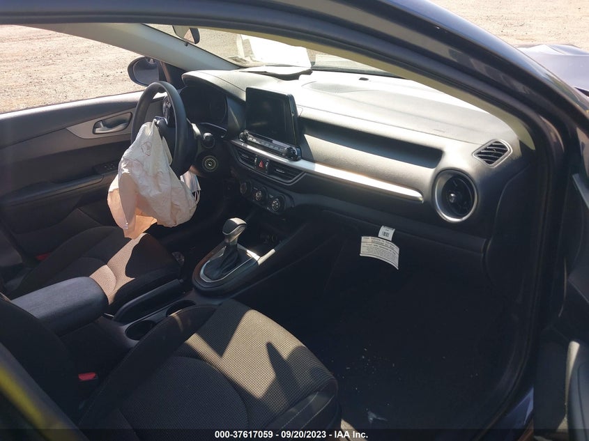 VIN 3KPF24AD2LE184527 2020 KIA FORTE LXS