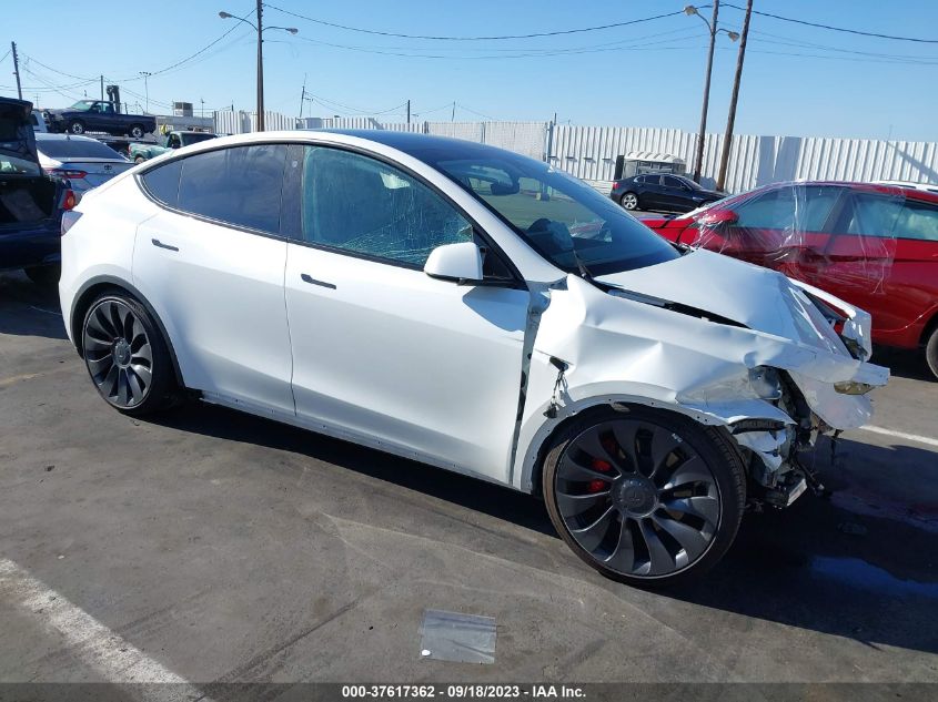 7SAYGDEFXPF743668 Tesla Model Y PERFORMANCE