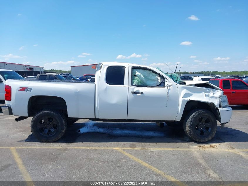 2013 CHEVROLET SILVERADO 1500 LT - 1GCRKSE70DZ338969