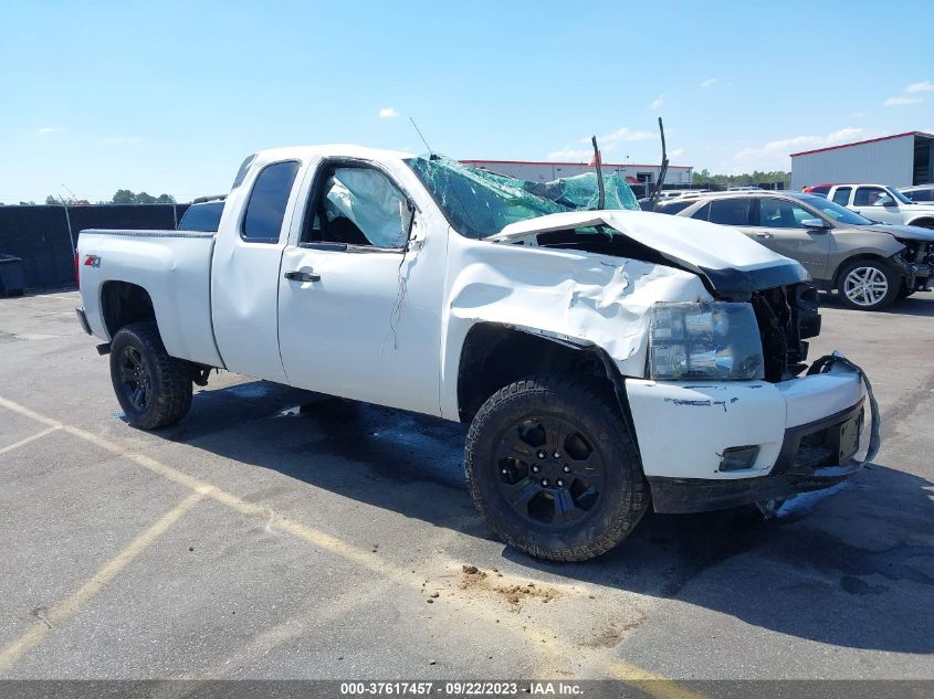 2013 CHEVROLET SILVERADO 1500 LT - 1GCRKSE70DZ338969