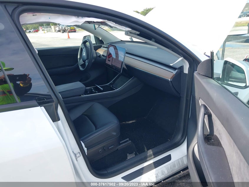 VIN 5YJYGDEE5MF066223 2021 TESLA MODEL Y LONG RANGE