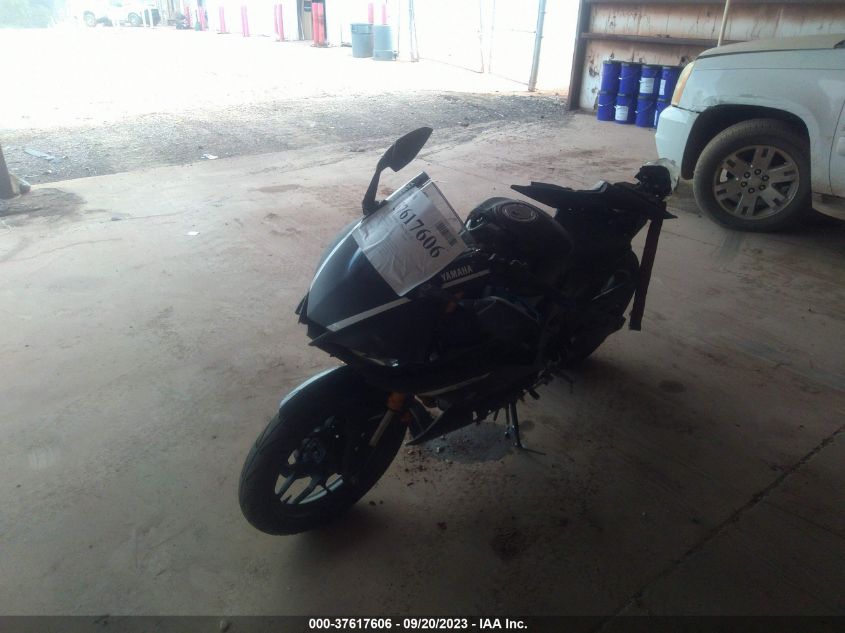 2019 YAMAHA YZFR3 A MH3RH18Y3KK002673