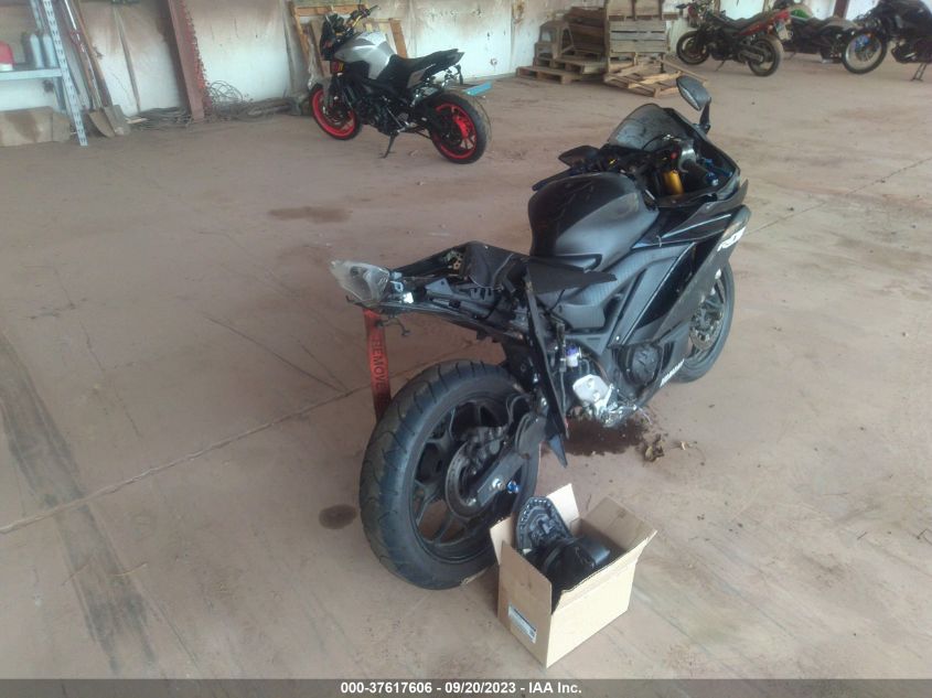 2019 YAMAHA YZFR3 A MH3RH18Y3KK002673