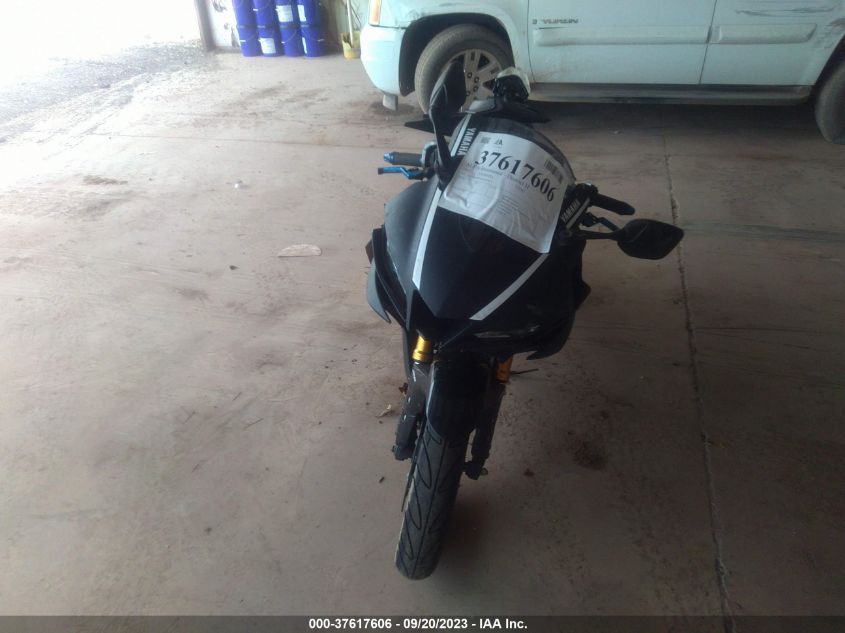 2019 YAMAHA YZFR3 A MH3RH18Y3KK002673