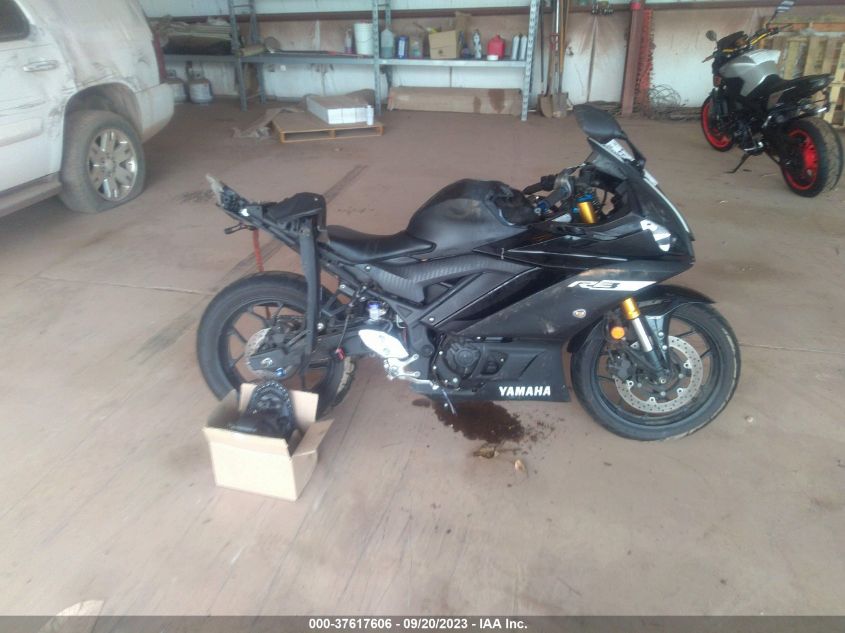 2019 YAMAHA YZFR3 A MH3RH18Y3KK002673