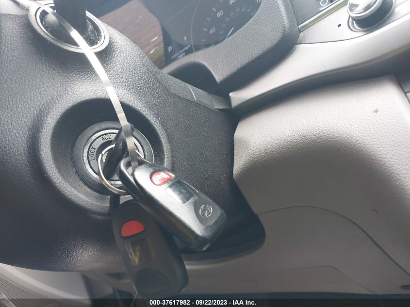2018 HYUNDAI ELANTRA SEL - 5NPD84LF5JH357695