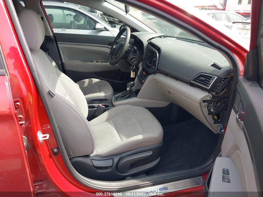VIN 5NPD84LF4JH357056 2018 HYUNDAI ELANTRA SEL