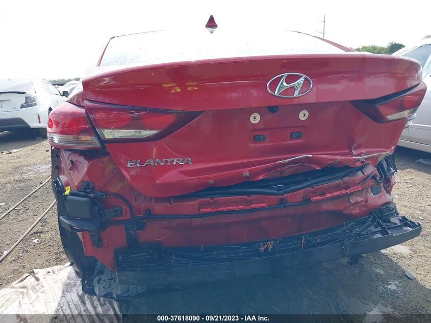 VIN 5NPD84LF4JH357056 2018 HYUNDAI ELANTRA SEL