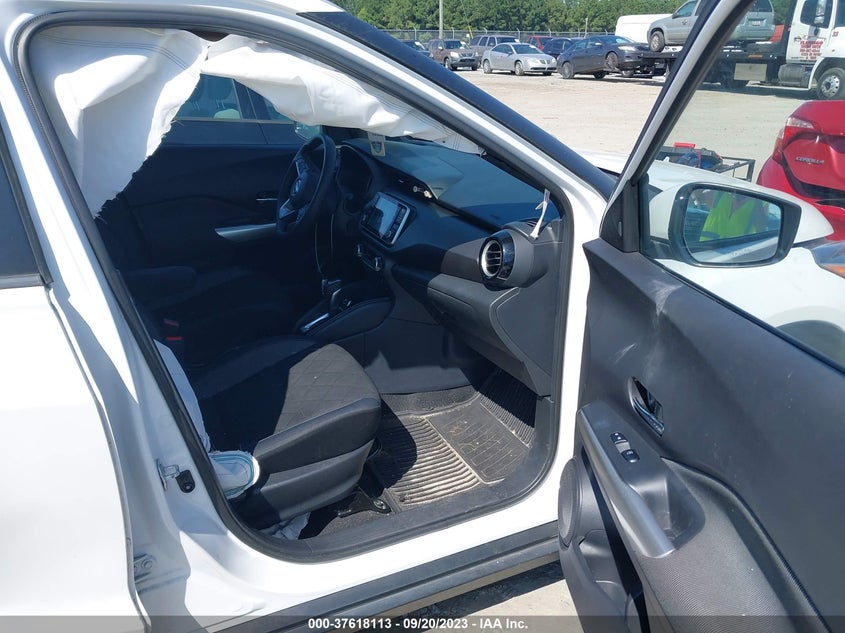 VIN 3N1CP5CU5JL535546 2018 NISSAN KICKS SV