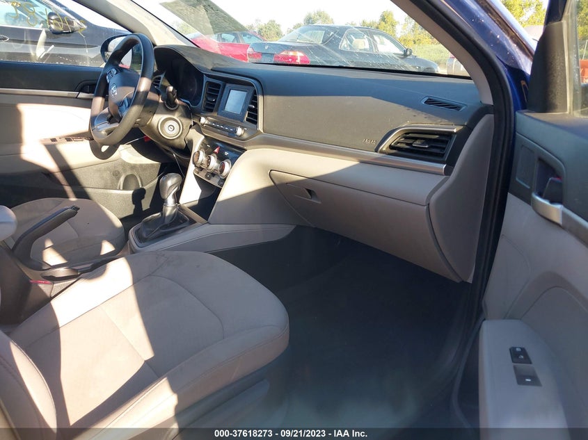 VIN 5NPD74LF5KH423229 2019 HYUNDAI ELANTRA SE