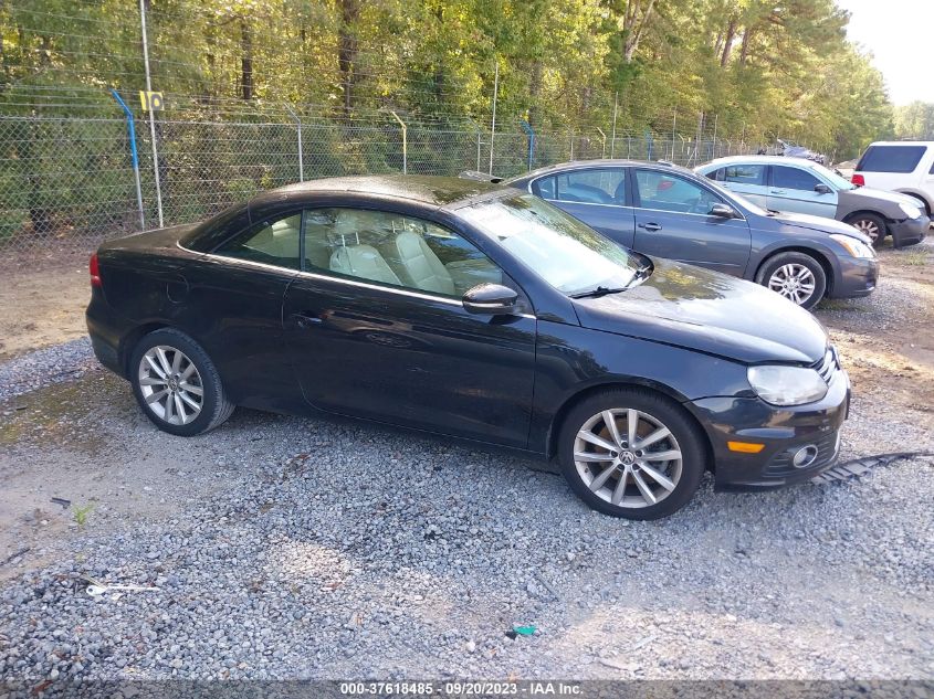 2015 VOLKSWAGEN EOS KOMFORT - WVWBW8AH8FV002052