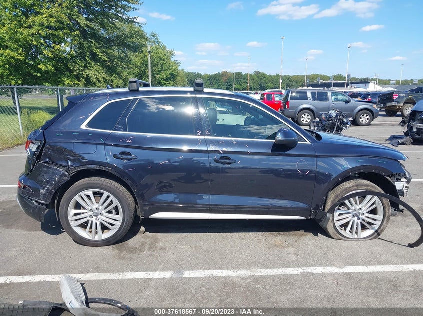 VIN WA1BNAFY6K2017769 2019 AUDI Q5 45 PREMIUM