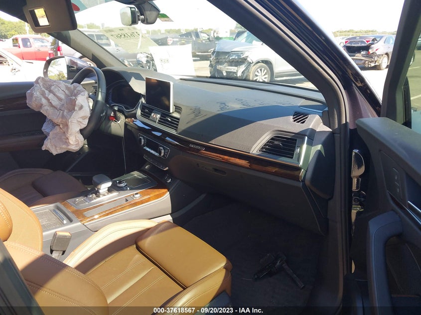 VIN WA1BNAFY6K2017769 2019 AUDI Q5 45 PREMIUM