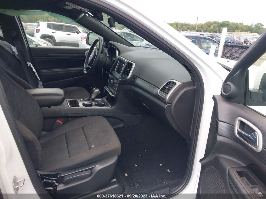 VIN 1C4RJFAG6LC302415 2020 JEEP GRAND CHEROKEE LAREDO