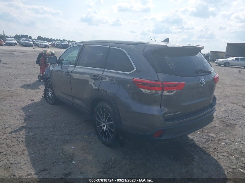 VIN 5TDJZRFH9JS537511 2018 TOYOTA HIGHLANDER SE/XLE