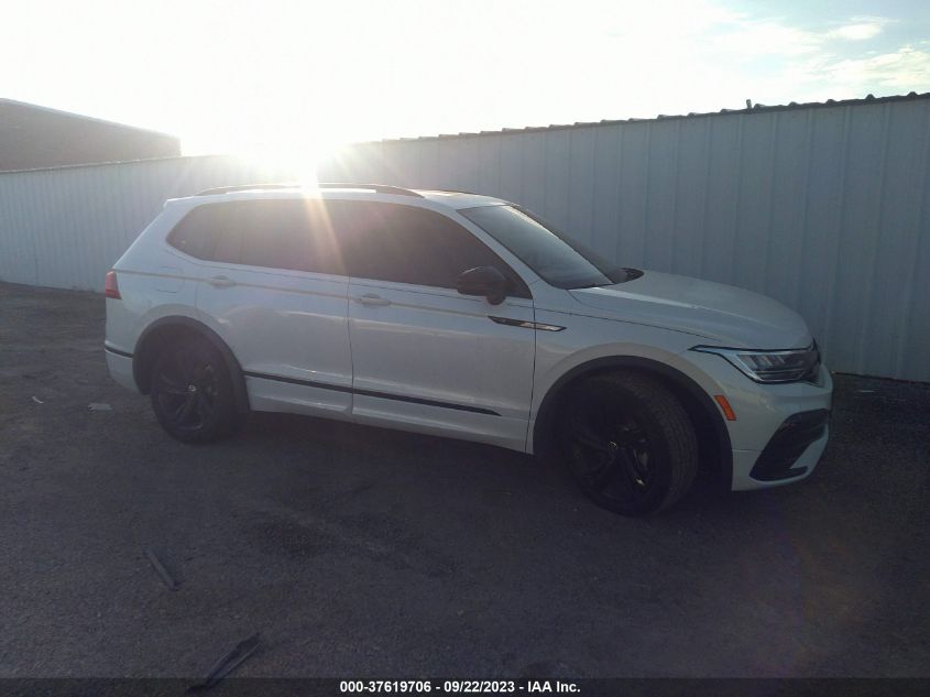 2023 VOLKSWAGEN TIGUAN SE R-LINE BLACK - 3VVCB7AX3PM080348