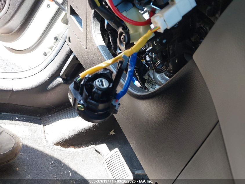 2015 KIA SOUL + - KNDJP3A50F7143512