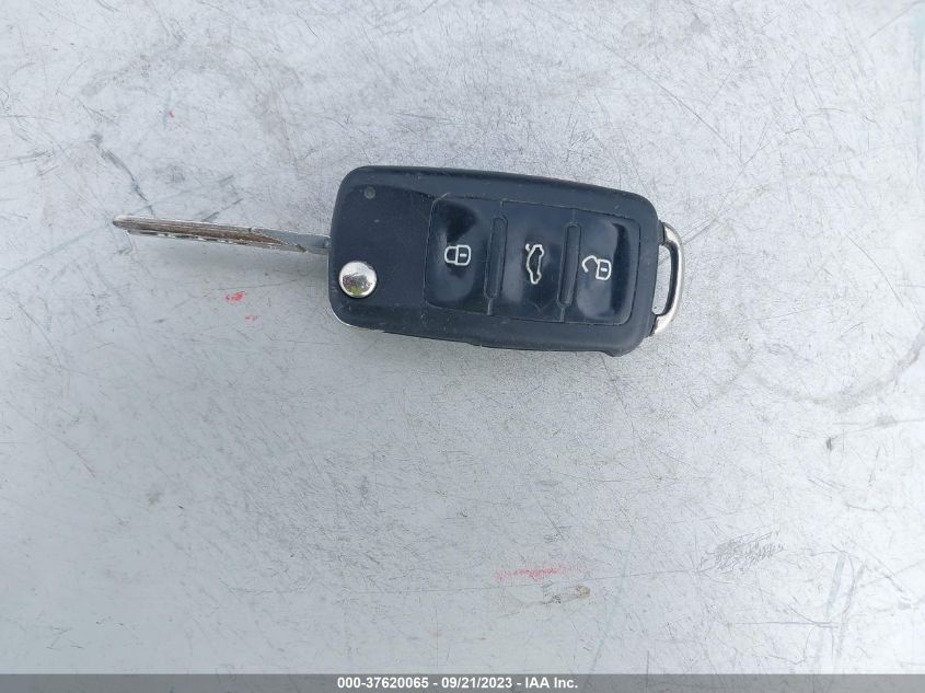 2014 VOLKSWAGEN BEETLE - 3VWFT7AT2EM627307