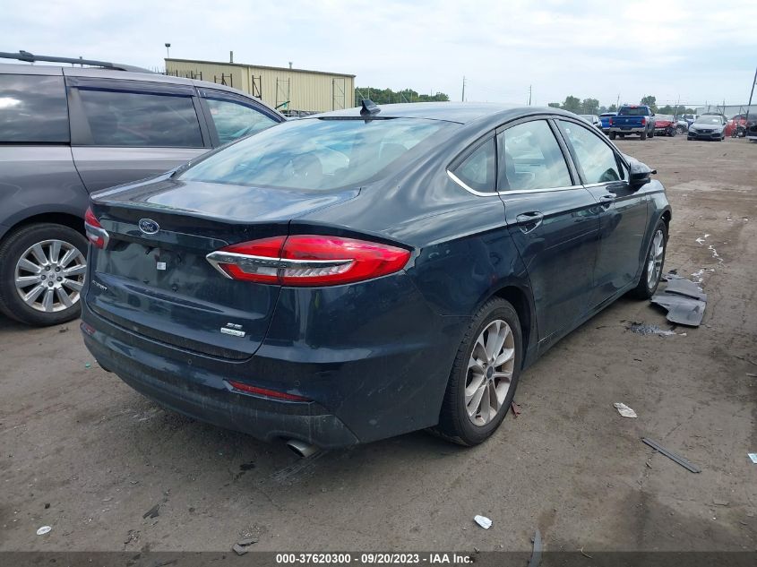 3FA6P0HD4LR232866 Ford Fusion SE 4