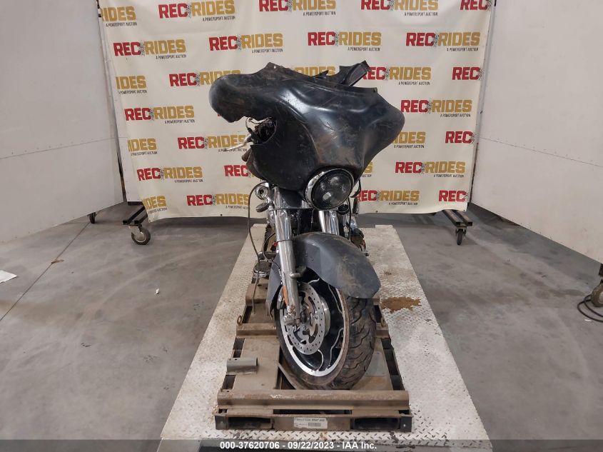 2010 HARLEY-DAVIDSON FLHX - 1HD1KB410AB663537