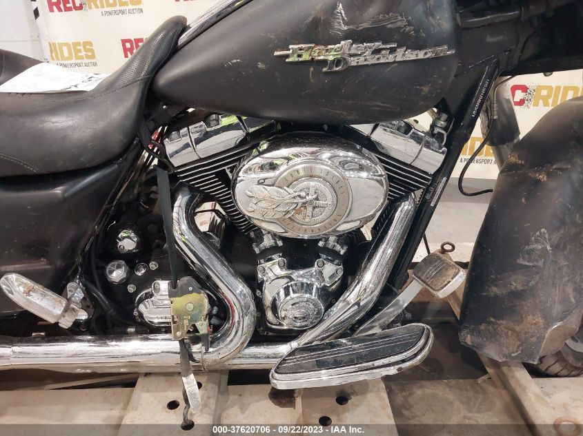2010 HARLEY-DAVIDSON FLHX - 1HD1KB410AB663537