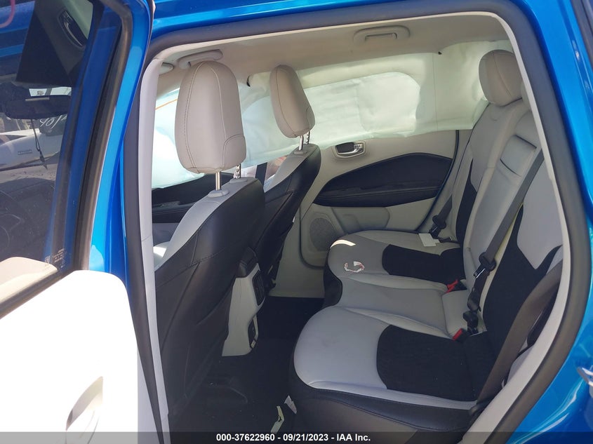 VIN 3C4NJCBB8KT832775 2019 JEEP COMPASS LATITUDE