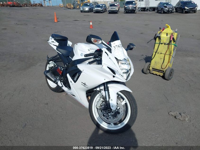 2020 SUZUKI GSX-R600 - JS1GN7FA4L7100682