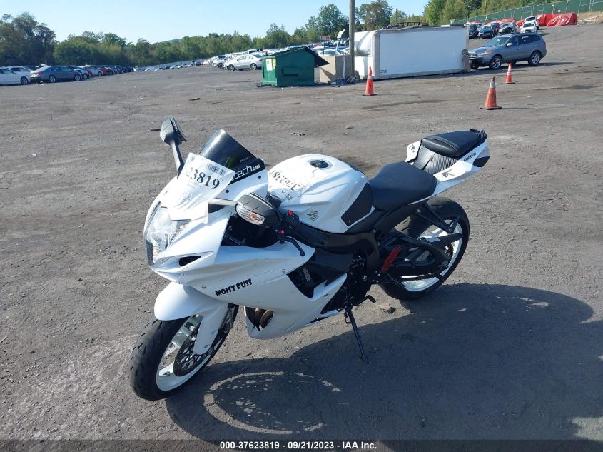 2020 SUZUKI GSX-R600 - JS1GN7FA4L7100682