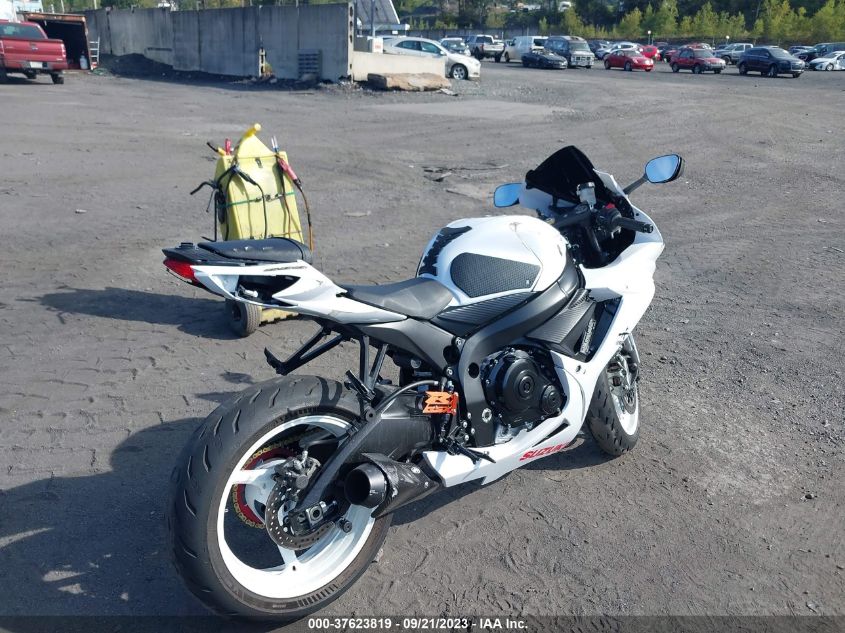 2020 SUZUKI GSX-R600 - JS1GN7FA4L7100682