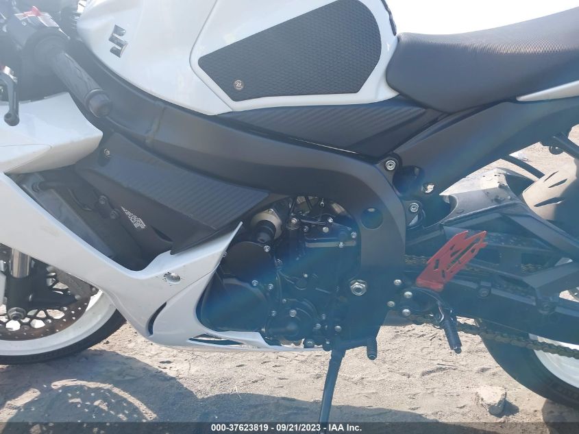 2020 SUZUKI GSX-R600 - JS1GN7FA4L7100682
