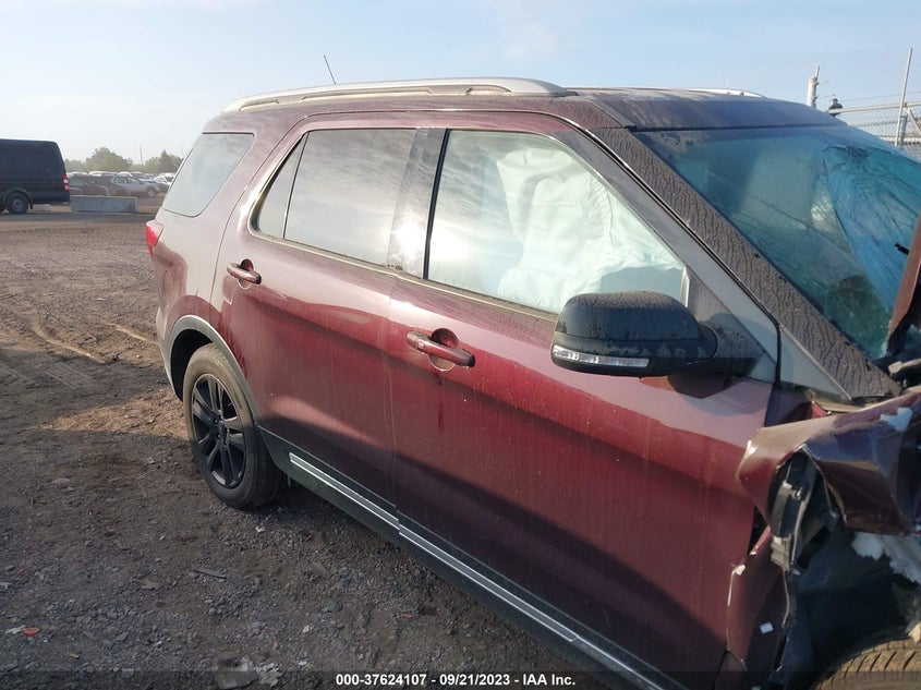 VIN 1FM5K8D8XJGC92257 2018 FORD EXPLORER XLT