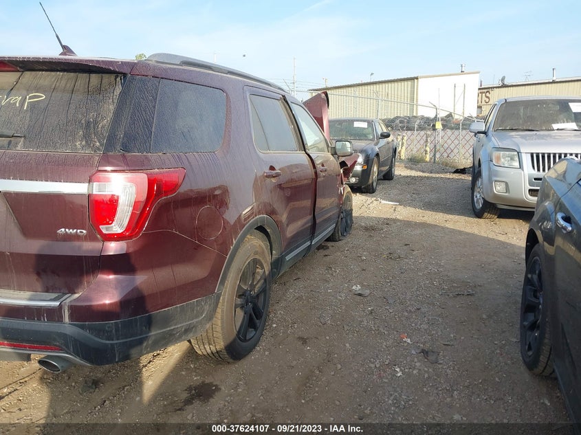 VIN 1FM5K8D8XJGC92257 2018 FORD EXPLORER XLT